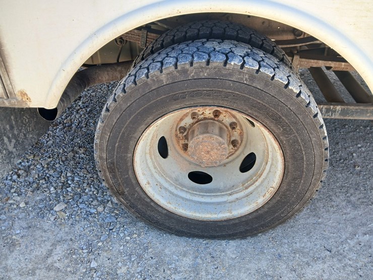 2003-ford-f550-image-96