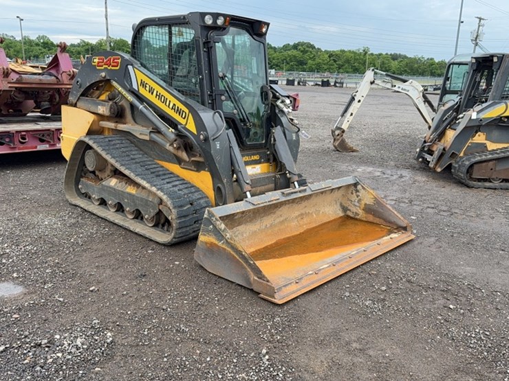 new-holland-c245-image-3