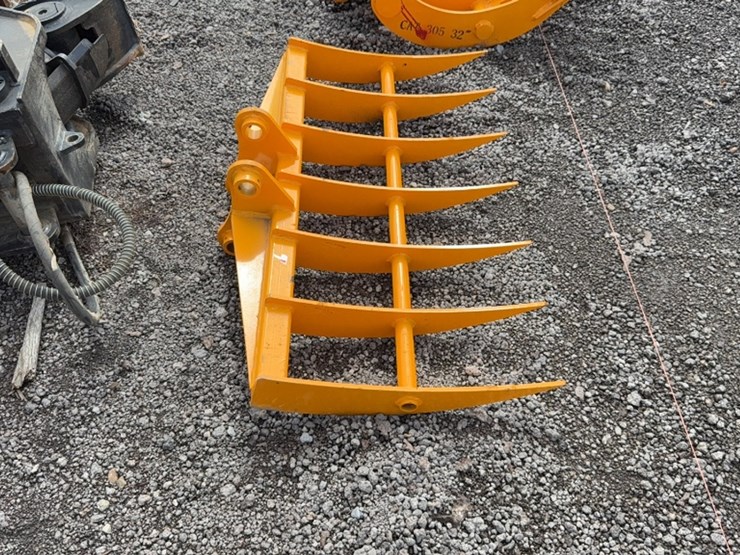 caterpillar-303-image-2
