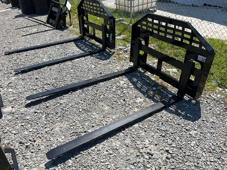 unused-2026-future-ft-dhc-skid-steer-forks---[skid-steer-attachments]-attachment-image-1