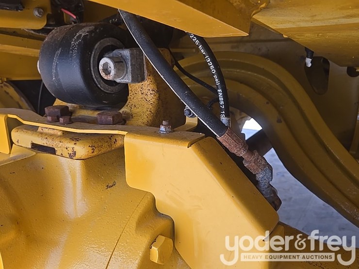 2023-deere-260e-image-24