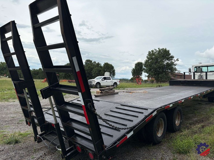 1995-cherokee-t/a-step-deck-equipment-trailer-image-26