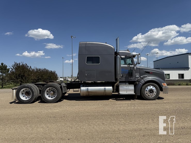 2009-peterbilt-386-image-7