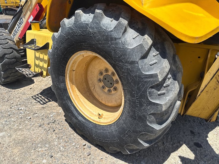 2009-new-holland-b95b-image-13