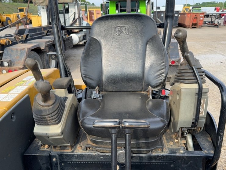 caterpillar-303-image-15