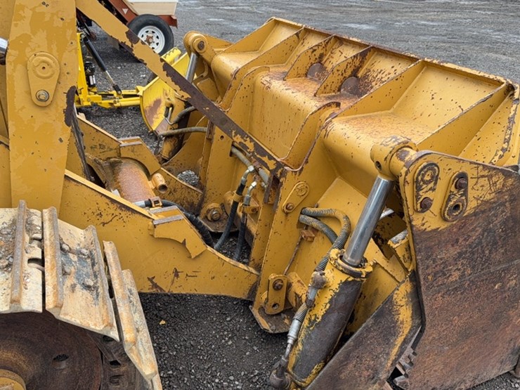 caterpillar-939c-image-5