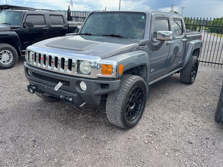 #3013-•-2009-hummer-h3t-pickup-truck-image-1