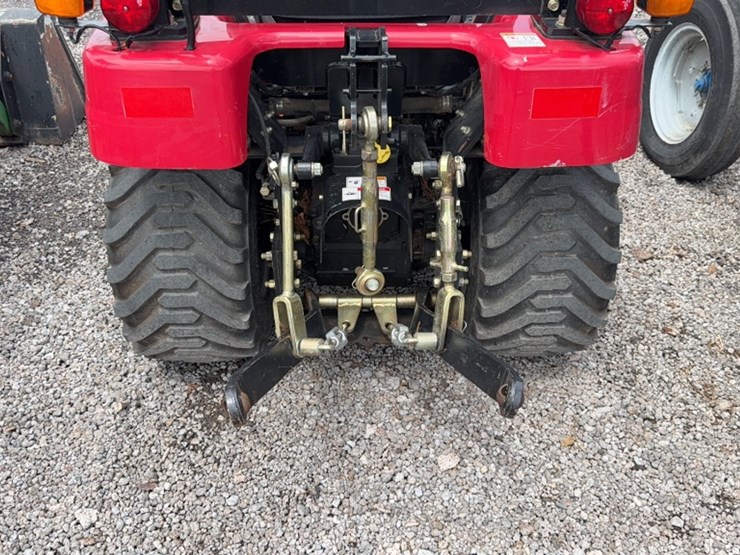 #3041-•-mahindra-emax-20-tractor-image-8