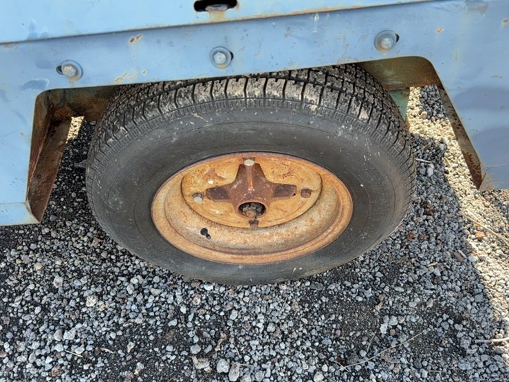 john-deere-330-image-8