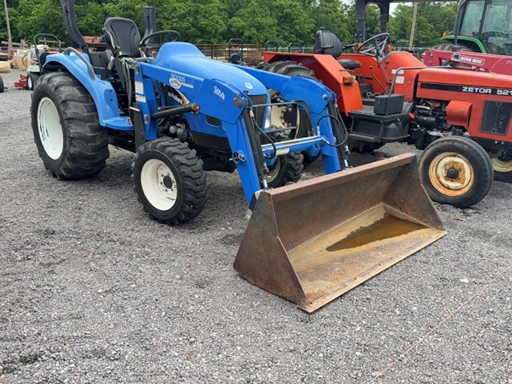 new-holland-tc35a-image-3