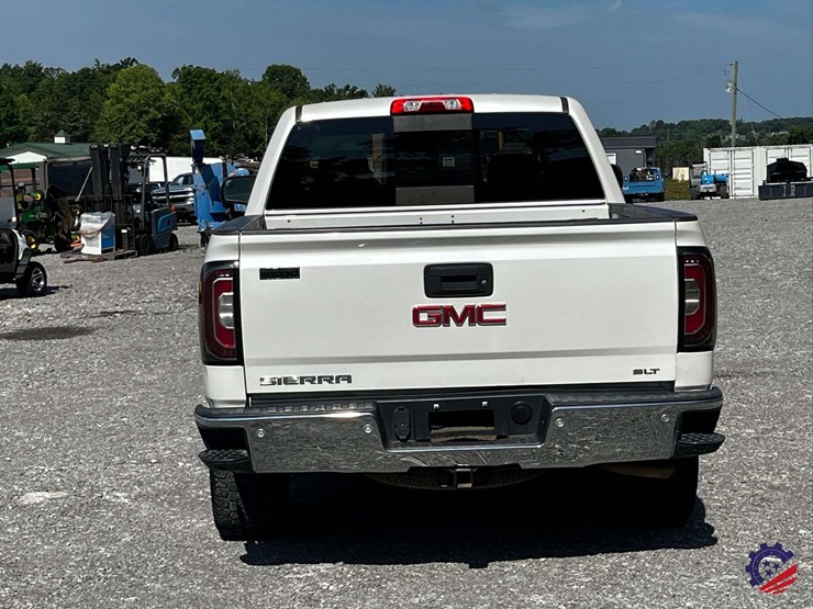 2018-gmc-sierra-z71-slt-truck-image-38