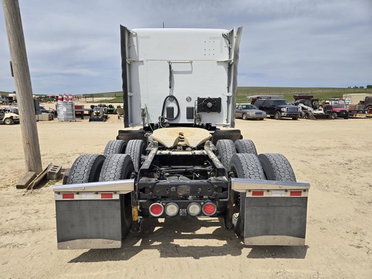 2018-kenworth-t680-image-12