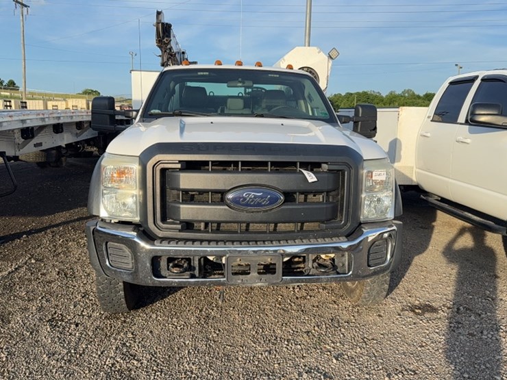 2014-ford-f550-image-2