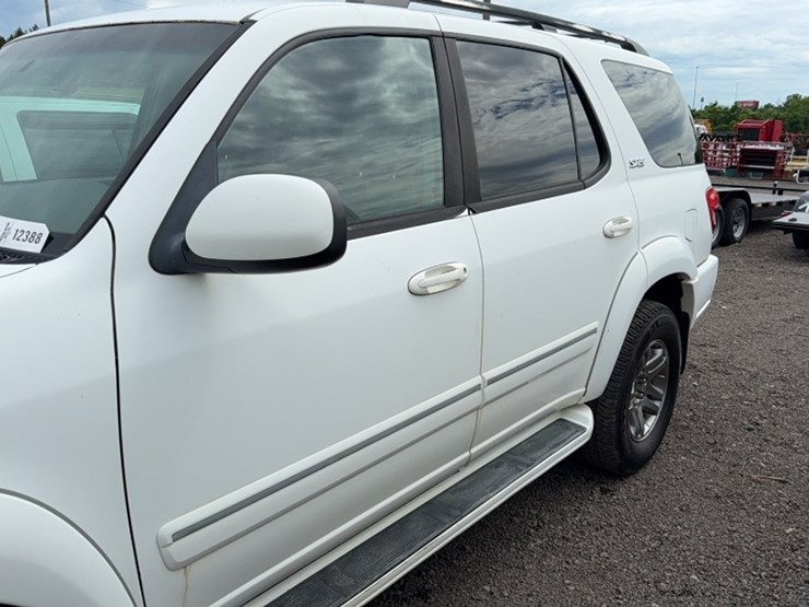 2007-toyota-sequoia-image-12