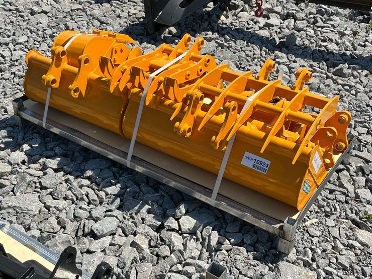 unused-2026-future-qty-(8)-cat-301-excavator-attachment-image-1