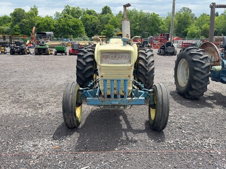 ford-tractor-image-2