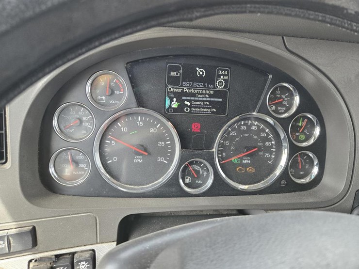 2018-kenworth-t680-image-23