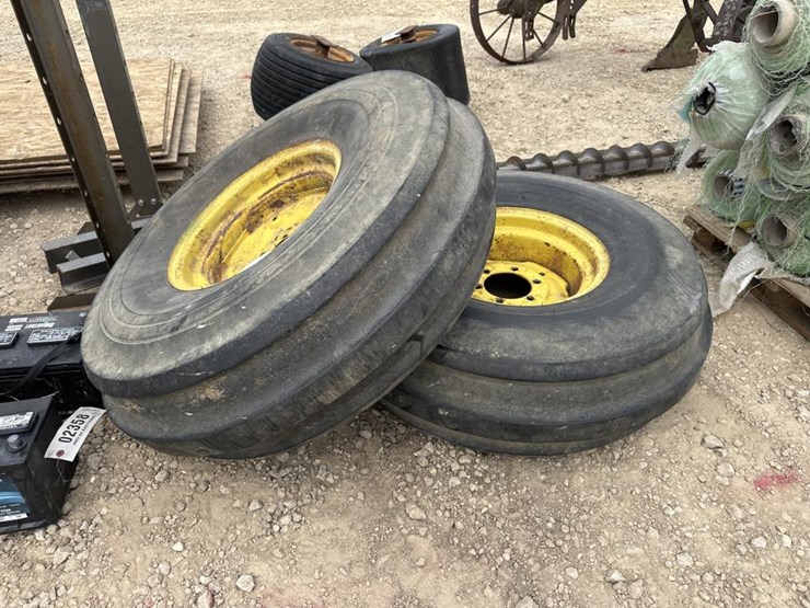 john-deere-16-image-1