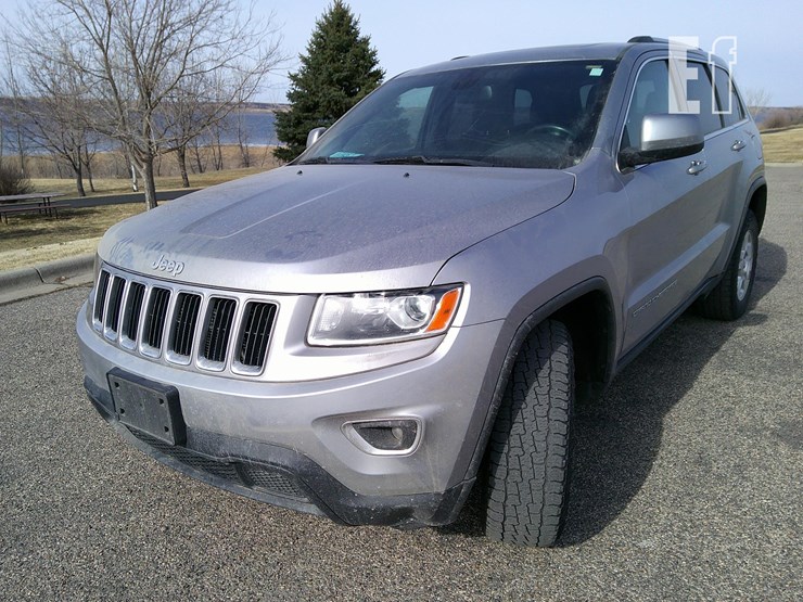 2015-jeep-grand-cherokee-laredo-image-3