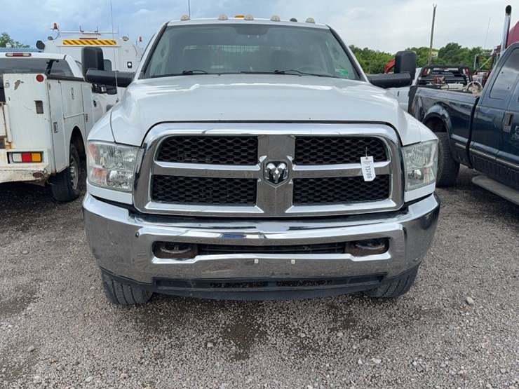 2015-dodge-2500-image-2