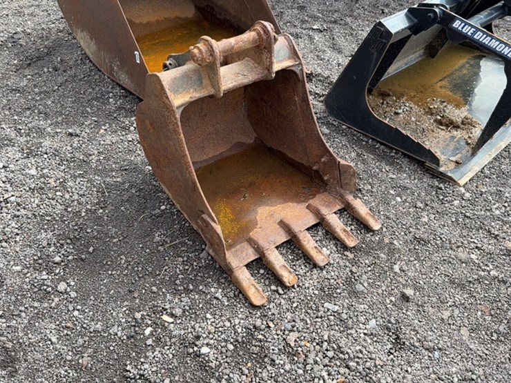 caterpillar-22-image-1
