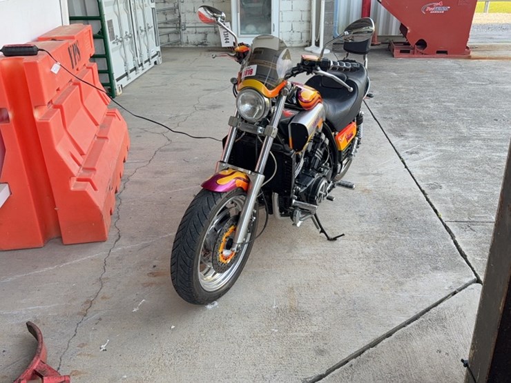 2000-custom-25-image-2