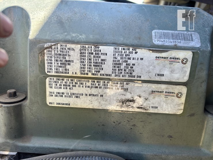 2000-freightliner-fld120-image-61