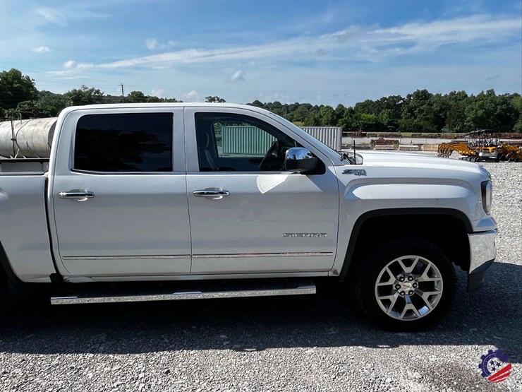 2018-gmc-sierra-z71-slt-truck-image-46