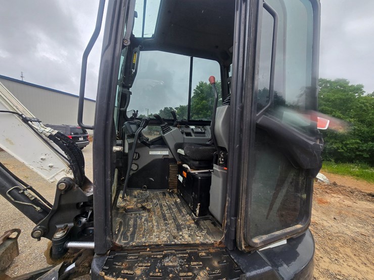 2022-bobcat-e42-image-25