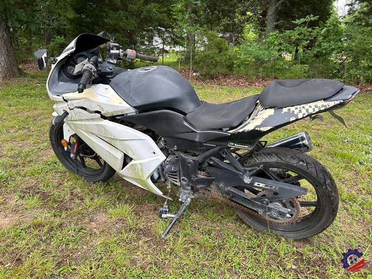2008-kawasaki-ninja-250r-motorcycle-image-2