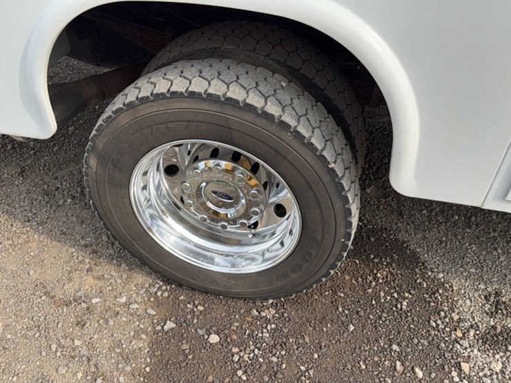 2019-ford-f550-image-5