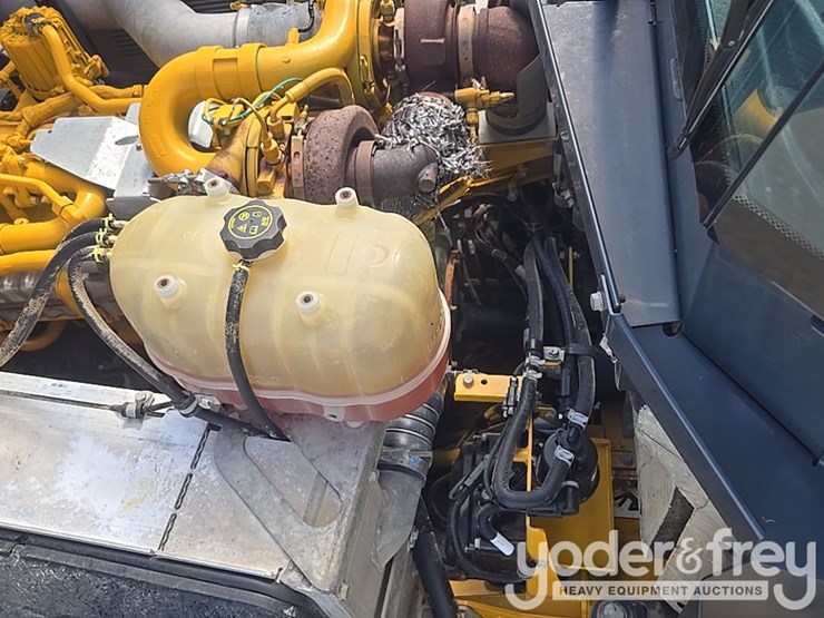 2023-deere-260e-image-31
