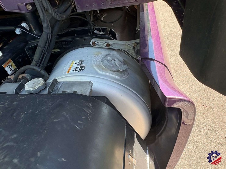2020-peterbilt-579-image-52