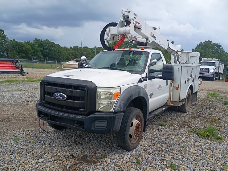 2011-ford-f550-image-1