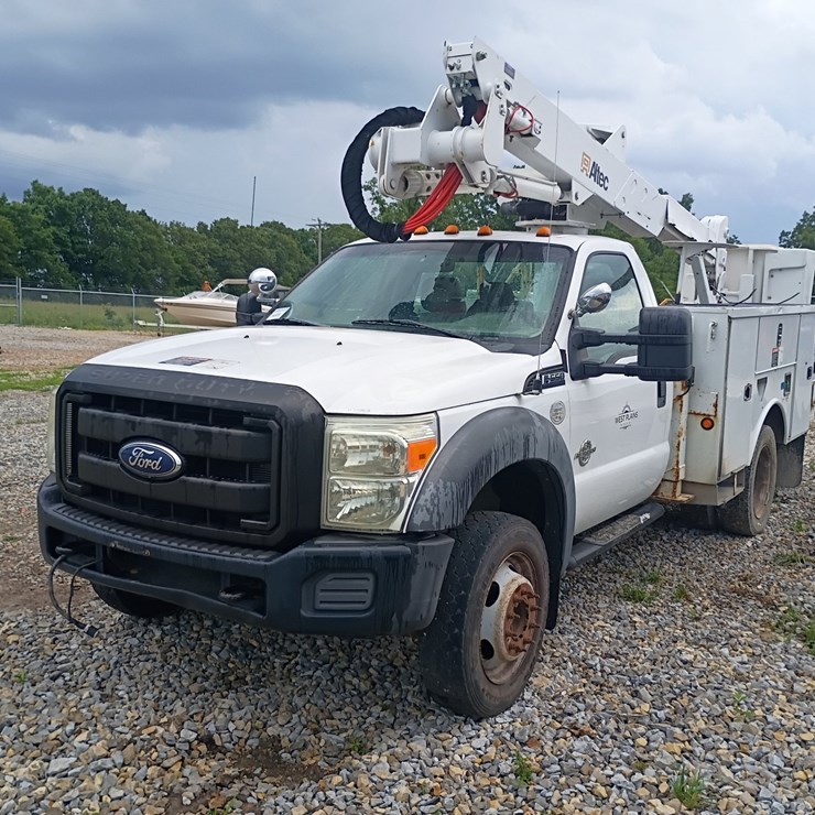 2011 FORD F550