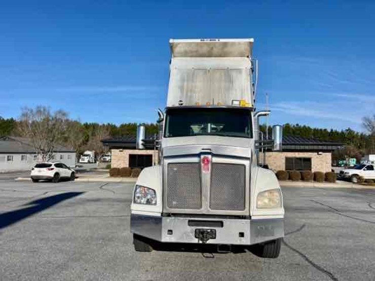 2018-kenworth-t880-image-21