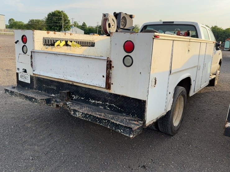 2003-ford-f550-image-11