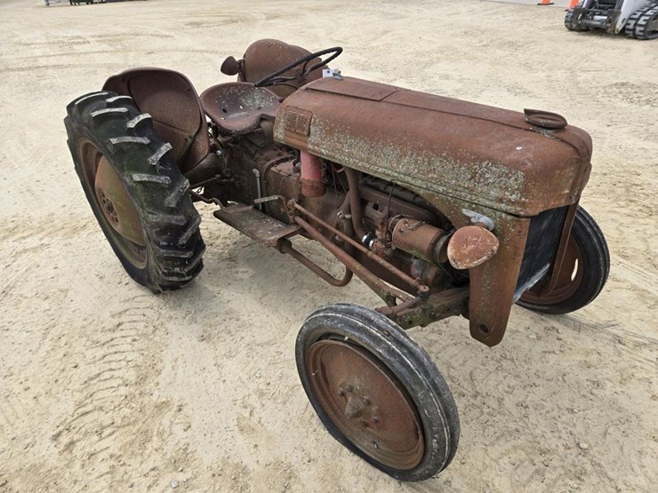 ford-8n-image-10