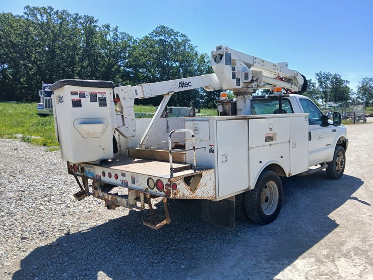 2003-ford-f550-image-9
