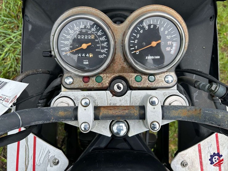 2005-suzuki-gs500-fh-motorcycle-image-23