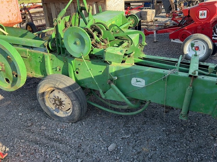 john-deere-24t-image-4