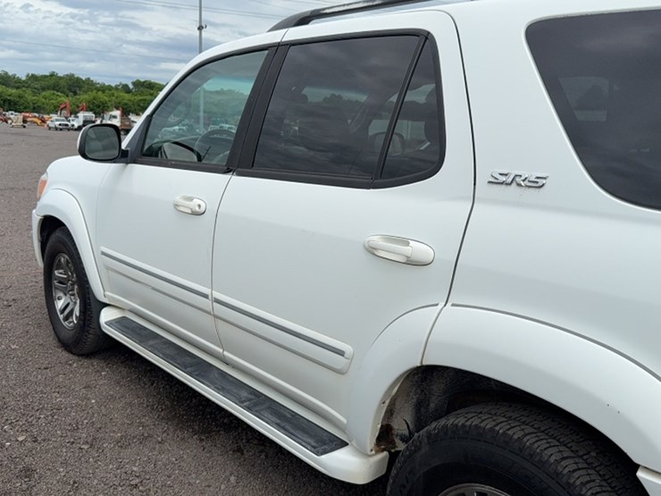 2007-toyota-sequoia-image-11