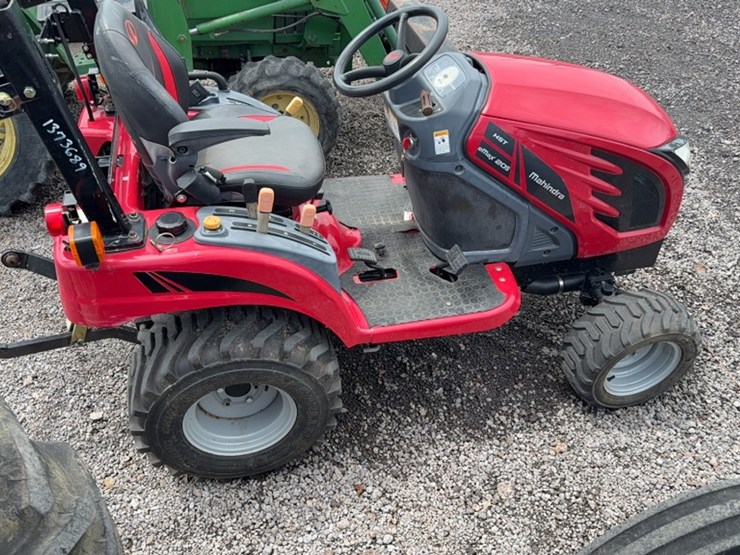 #3041-•-mahindra-emax-20-tractor-image-5