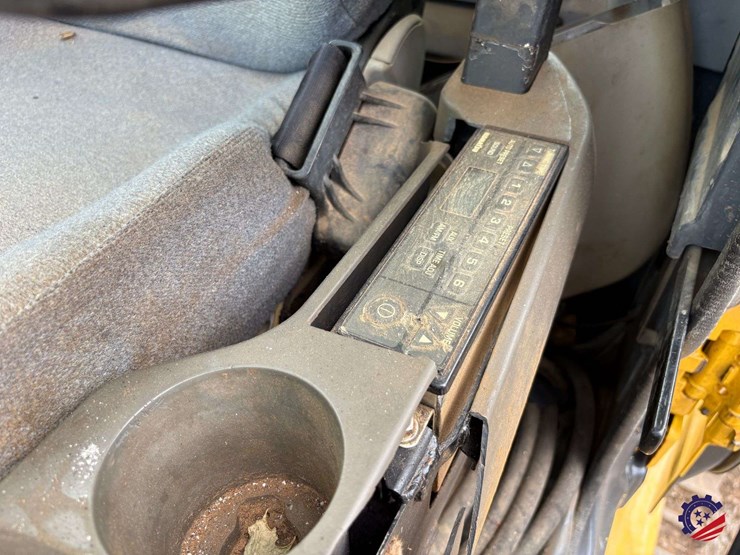 2014-komatsu-pc360-lc-10-image-100