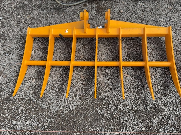 caterpillar-303-image-1