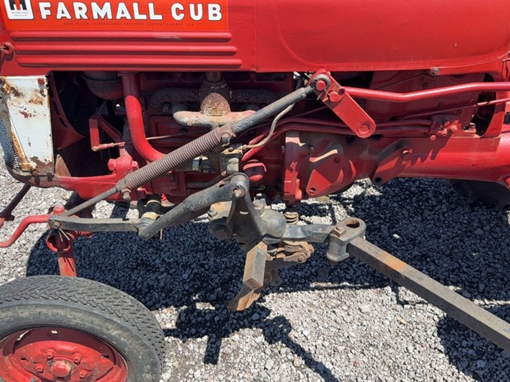 #3073-•-farmall-cub-tractor-image-14