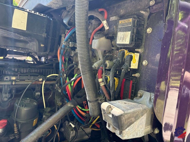 2020-peterbilt-579-image-94