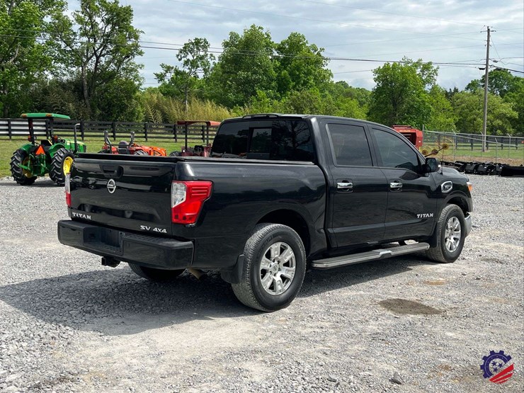 2017-nissan-titan-image-25