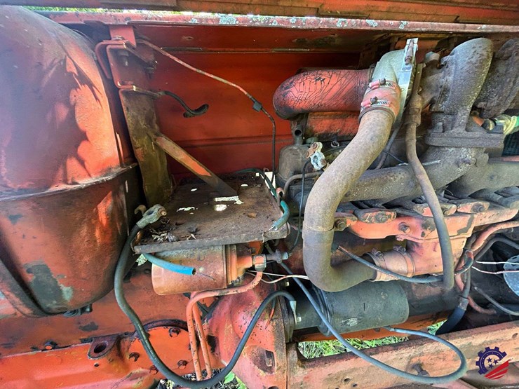 (inop)-allis-chalmers-farm-tractor-image-25
