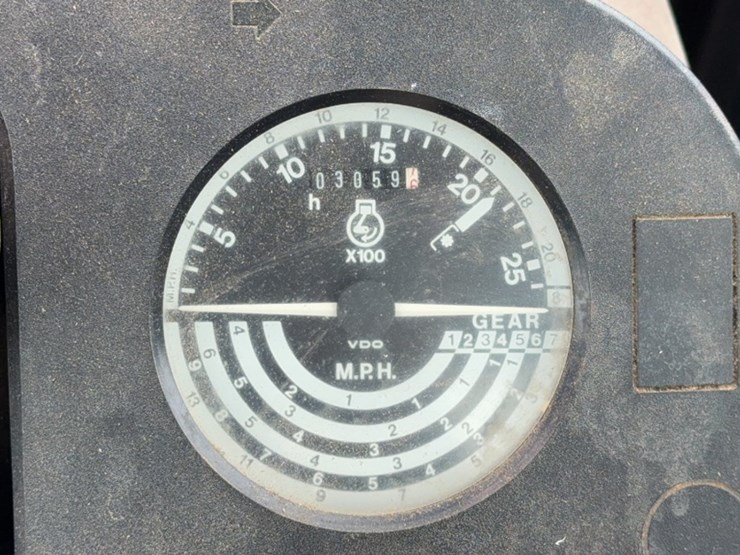 john-deere-2355-image-19